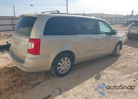 2016 Chrysler Town & Country Touring z USA, uszkodzony, nr VIN 2C4RC1BG8GRB81379